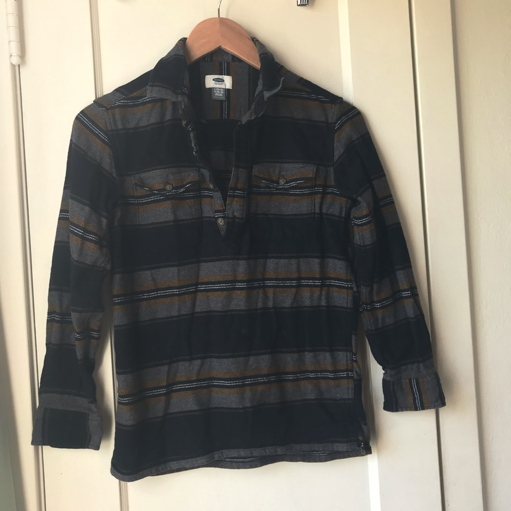 Old Navy knit shirt - Picture 2 of 7